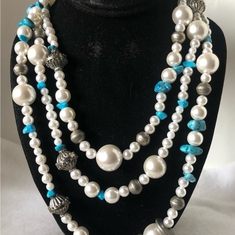 Vintage Pearl’s and Turquoise Chips Beaded Necklace